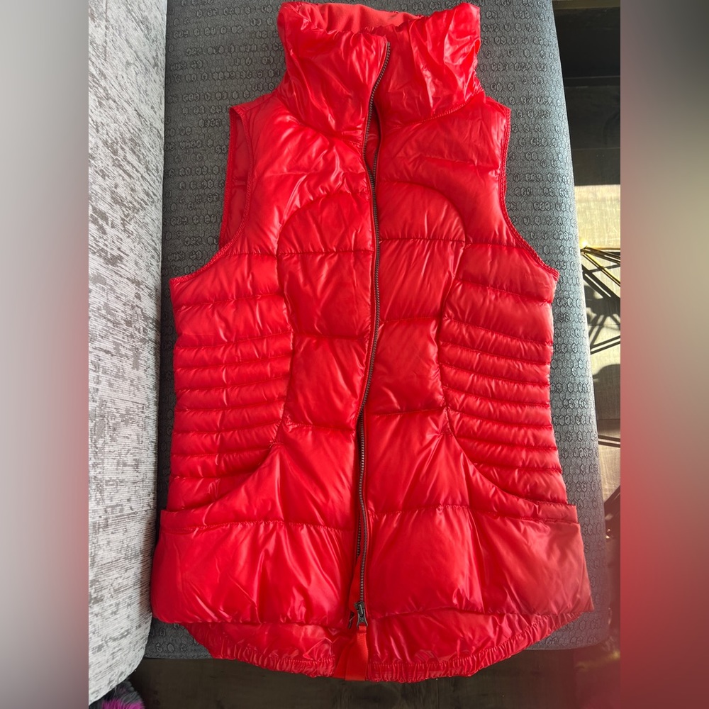 Lululemon Womens Vest Size 6!
